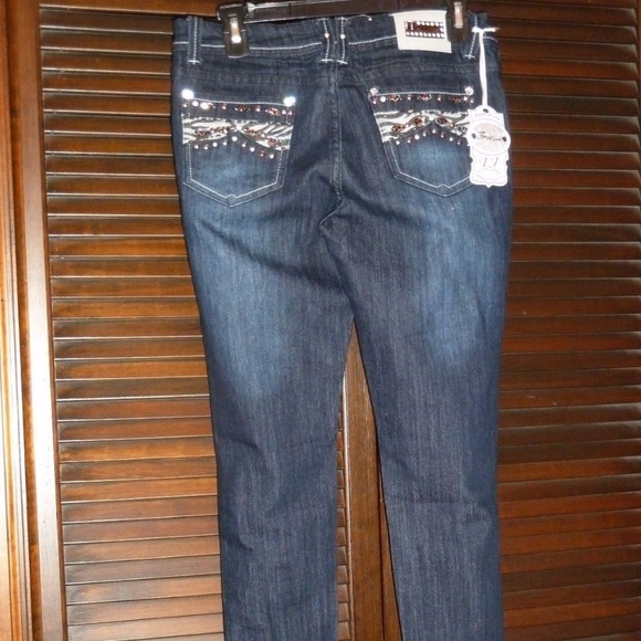 TRUE JEANS Dark Wash Denim, Straight Leg, Embellished, Rhinestones, Size 9 NWT - Picture 13 of 13